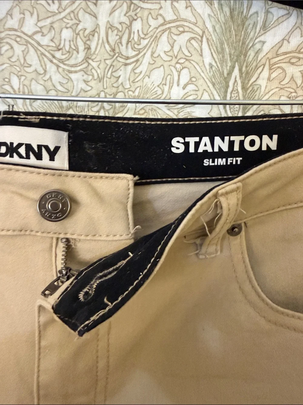 Dkny men’s Khaki Jeans - Classic Straight Fit 36 / 32